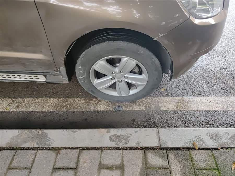 GEELY GX7 2013 car image #10