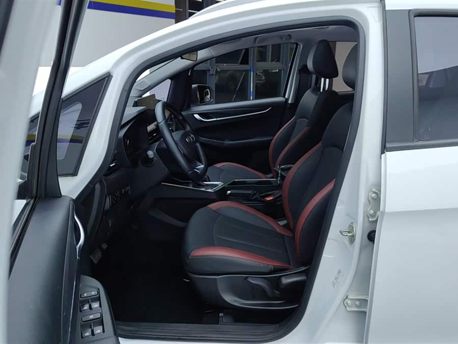 GEELY Vision X3 2021 car image #10