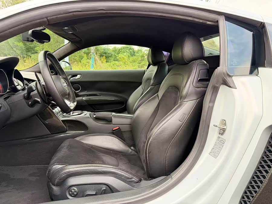 Audi R8 2011 immagine di auto #10