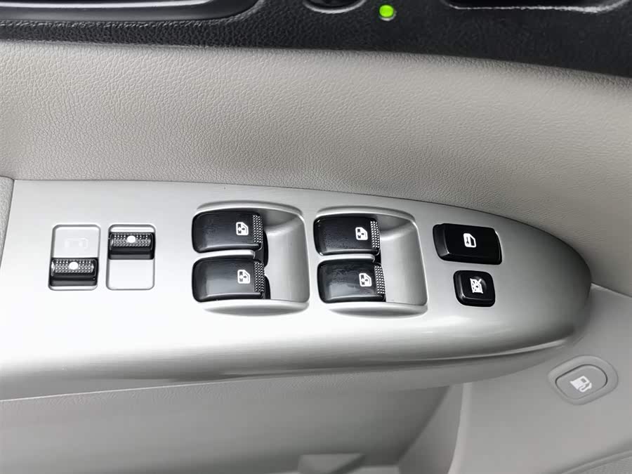 起亚 起亚VQ 2010 汽车图片 #10