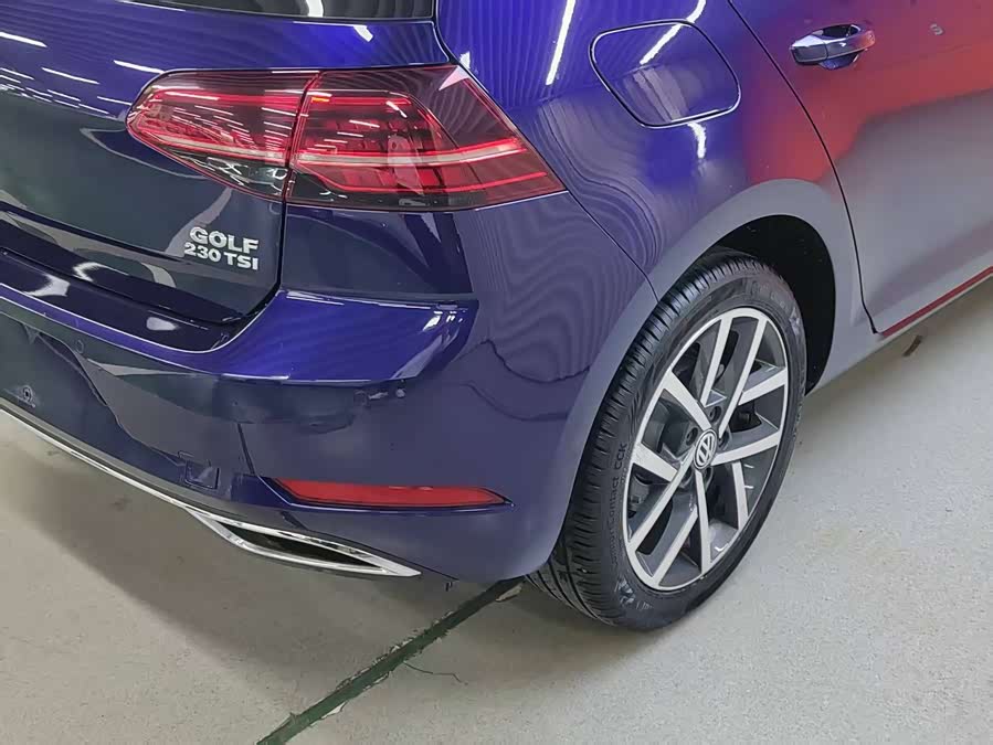 Volkswagen Golf 2018 car image #10