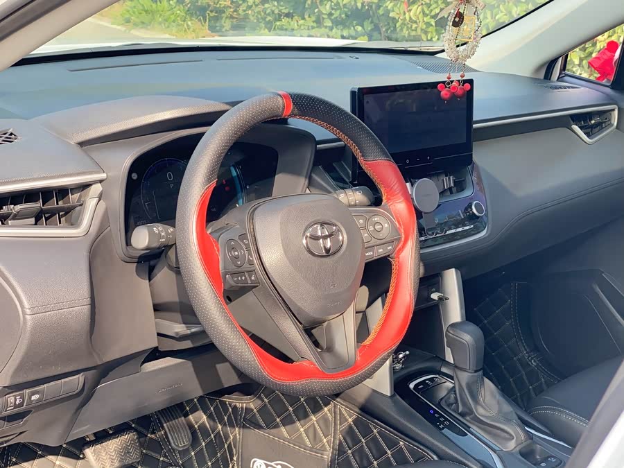 Toyota Corolla Cross 2023 immagine di auto #10