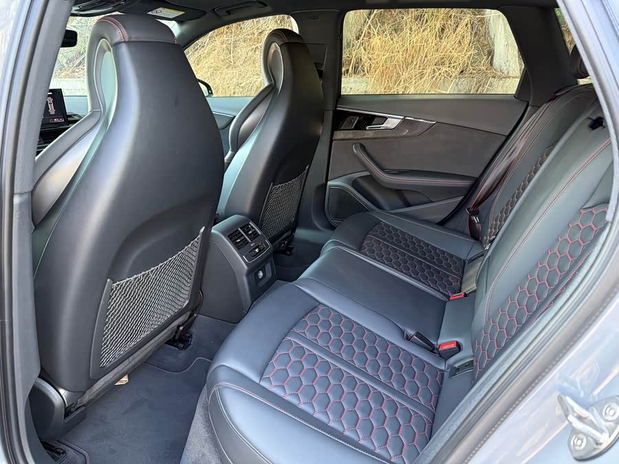 Audi RS 4 2022 immagine di auto #10