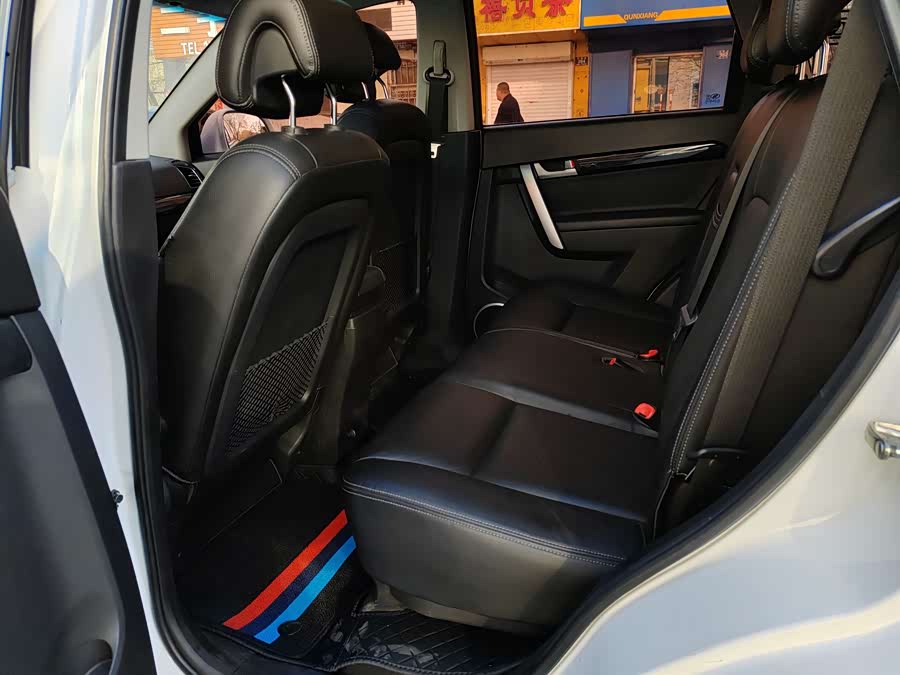 Chevrolet Captiva 2013 car image #10