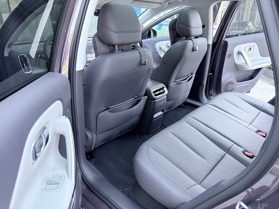 零跑汽车 零跑B01 2025 汽车图片 #10