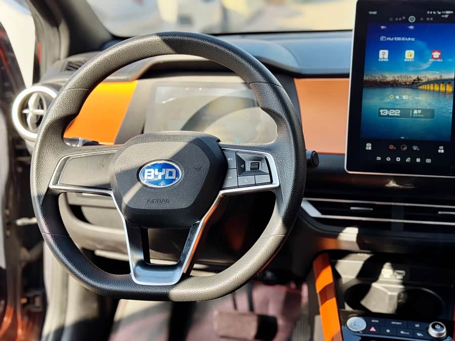BYD e1 2019 car image #10