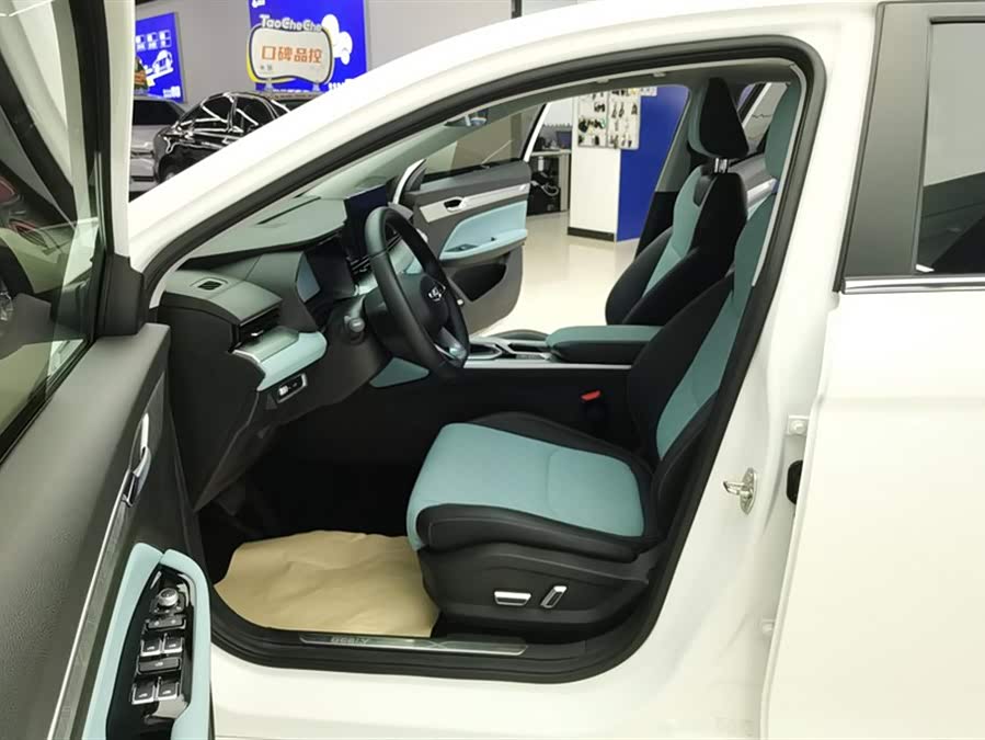 GEELY Emgrand L 2022 car image #10
