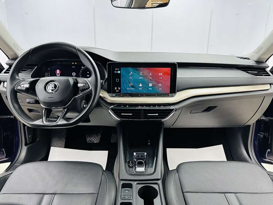 Skoda Octavia 2021 car image #10