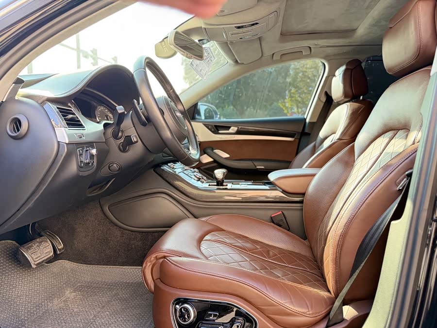 Audi S8 2015 car image #10