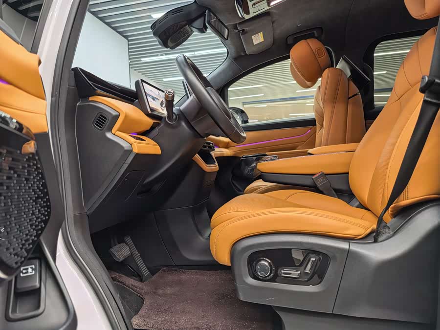 GEELY 2024 car image #10