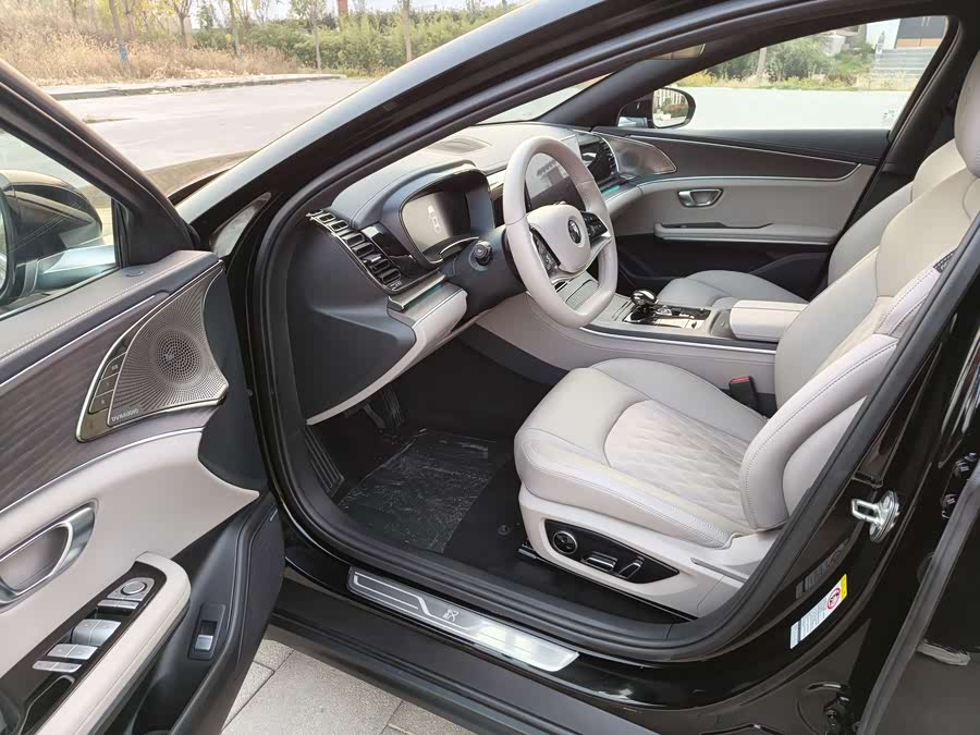 BYD Han 2025 #10 BYD Han 2025 car image #10