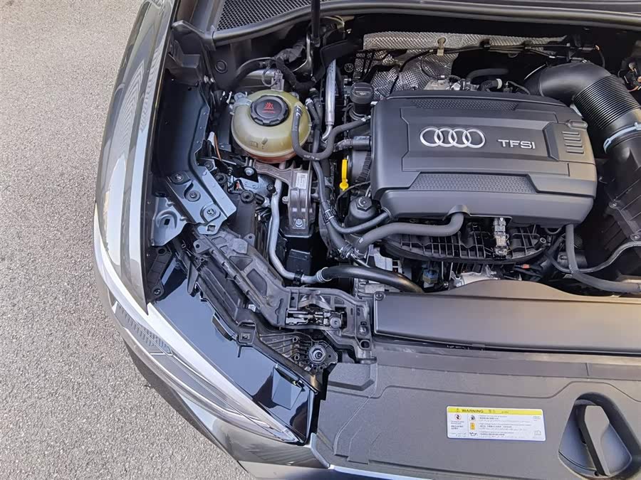Audi Q3 2020 car image #10