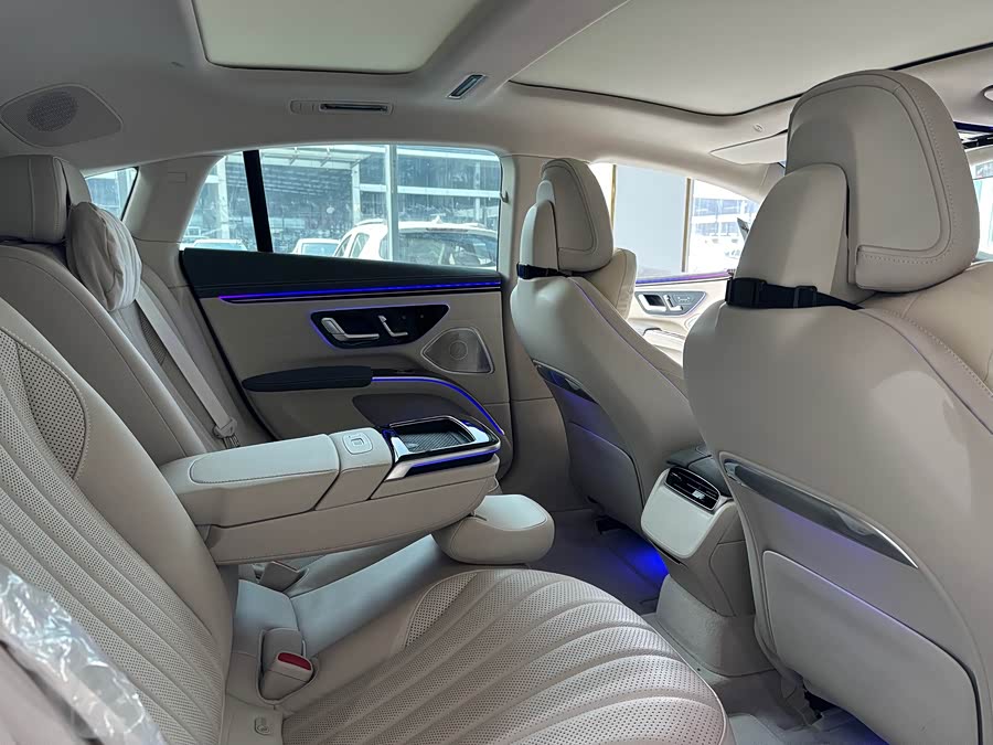 Mercedes-Benz EQS Class 2024 car image #10