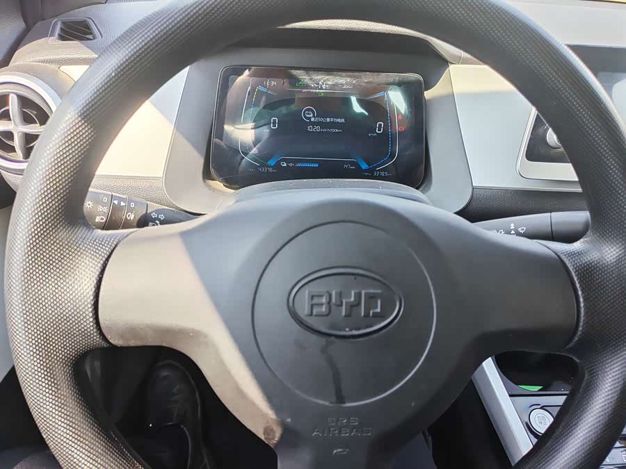 BYD e1 2019 car image #10
