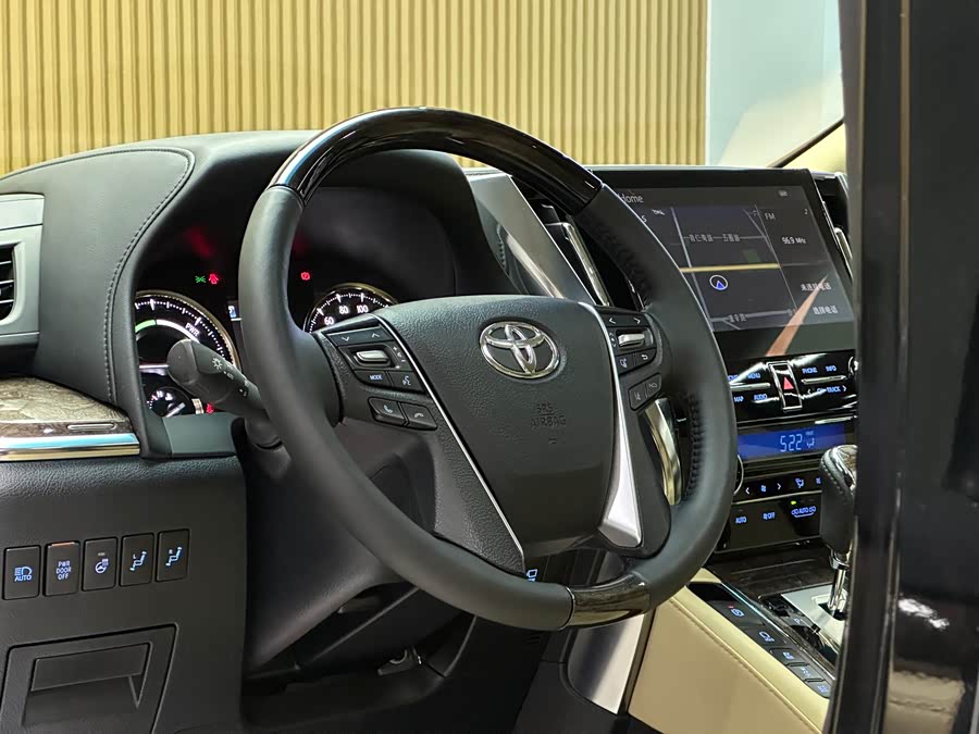 Toyota Alphard 2023 #10 Toyota Alphard 2023 car image #10