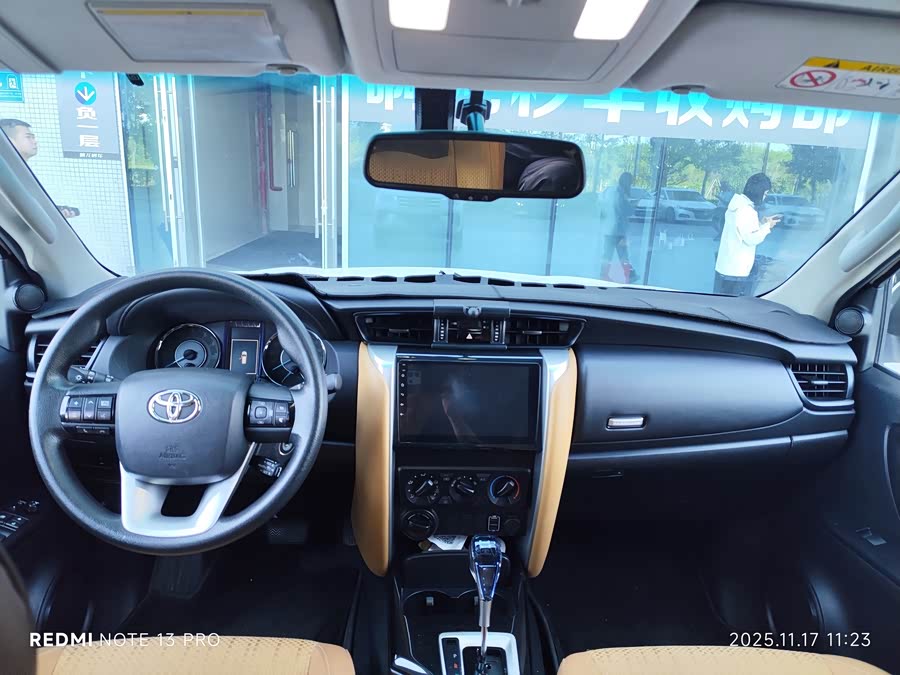 Toyota Fortuner 2019 صورة سيارة #10