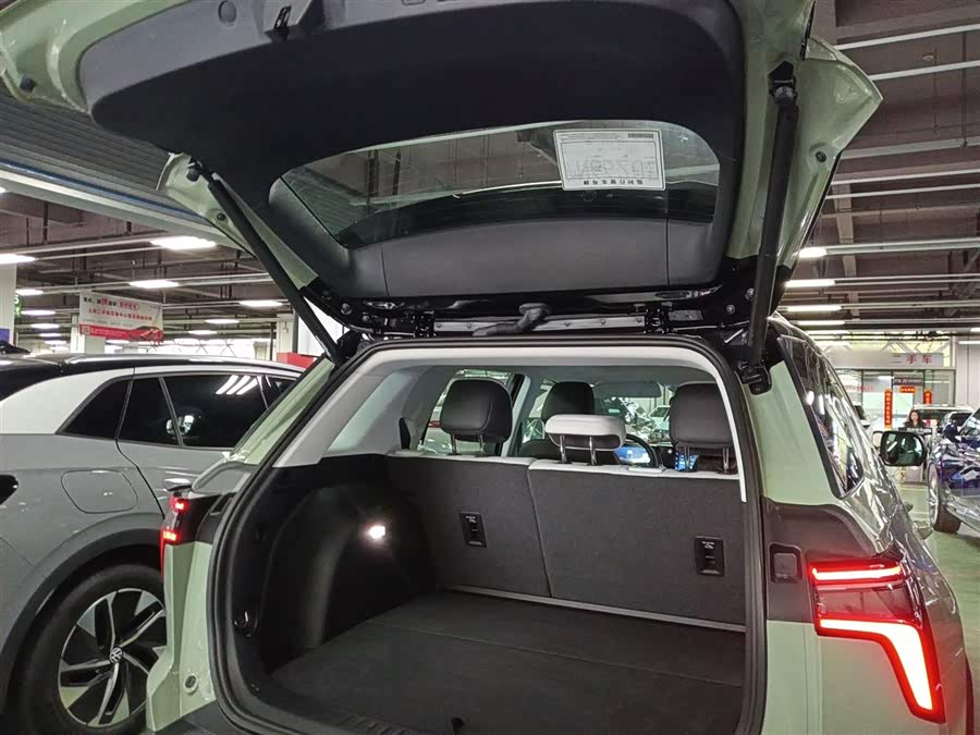 Chevrolet Equinox Plus 2025 #10 Chevrolet Equinox Plus 2025 car image #10