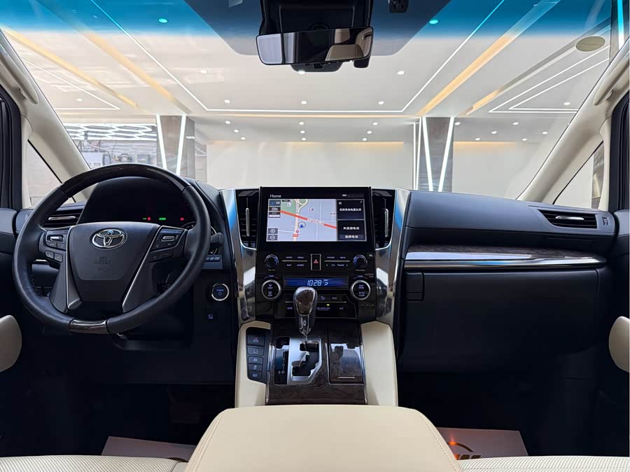 Toyota Vellfire 2023 #10 Toyota Vellfire 2023 صورة سيارة #10