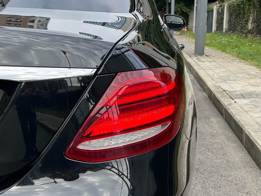 Mercedes-Benz E Class 2019 image de voiture #10