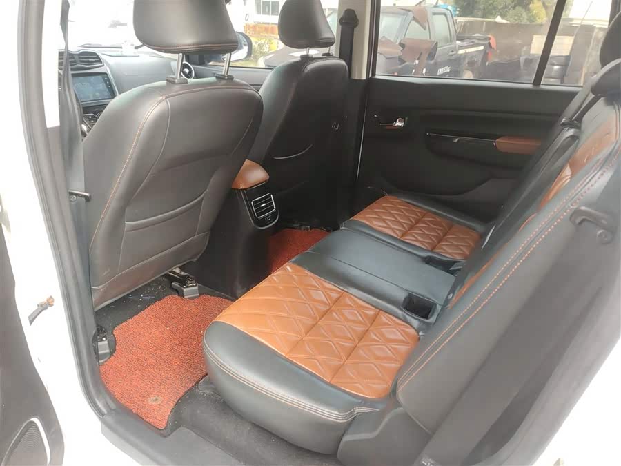 SWM斯威汽车 SWM斯威X3 2018 #10 SWM斯威汽车 SWM斯威X3 2018 汽车图片 #10