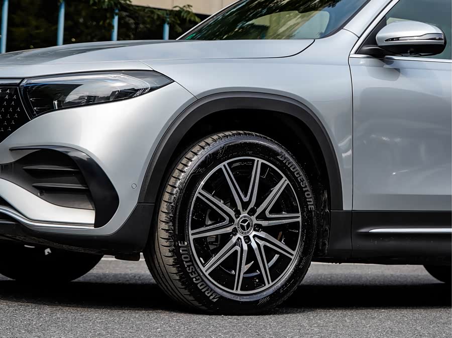 Mercedes-Benz EQB Class 2025 car image #10