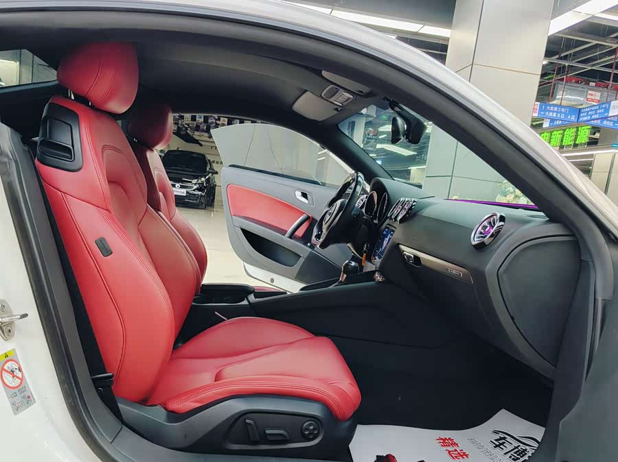 Audi TT 2011 #10 Audi TT 2011 car image #10