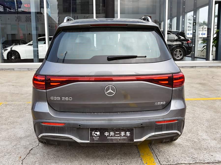 Mercedes-Benz EQB Class 2025 immagine di auto #10