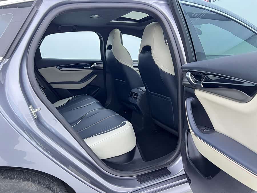BYD Qin Plus 2022 #10 BYD Qin Plus 2022 car image #10