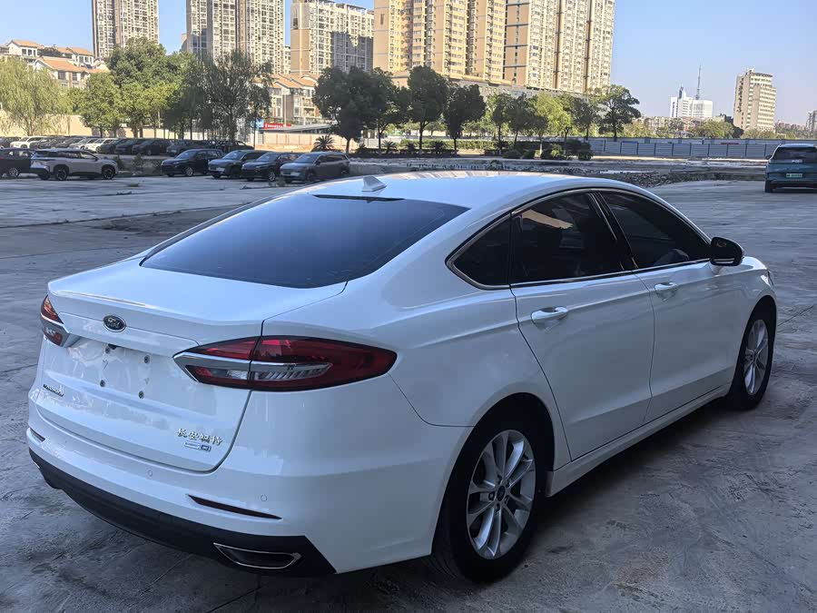 Ford Mondeo 2020 car image #10