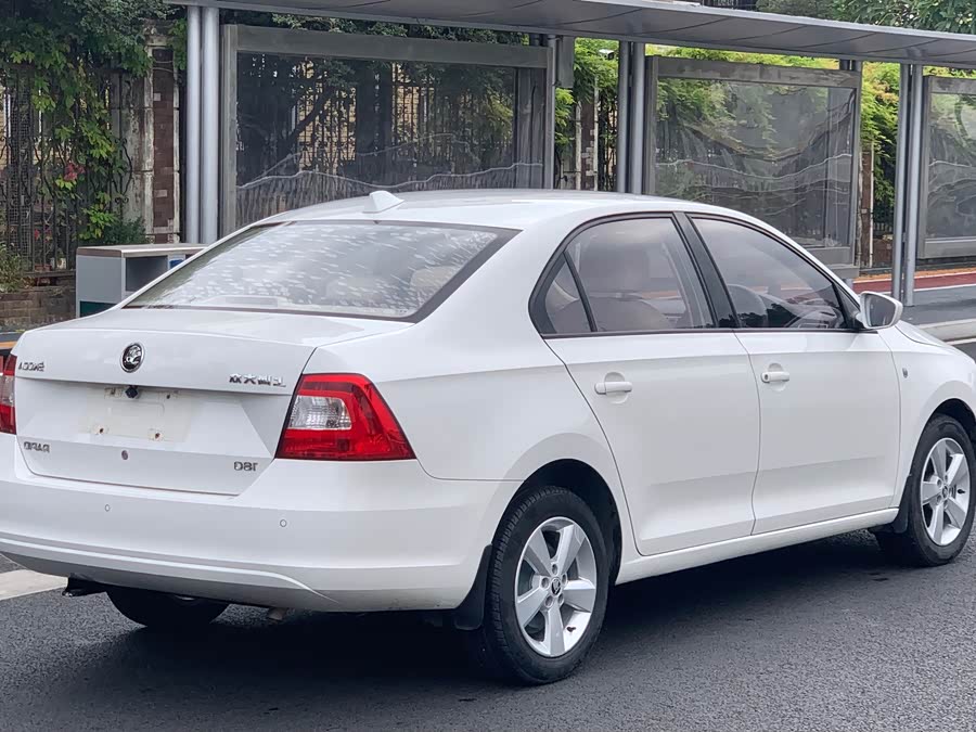 Skoda Rapid 2016 #10 Skoda Rapid 2016 car image #10