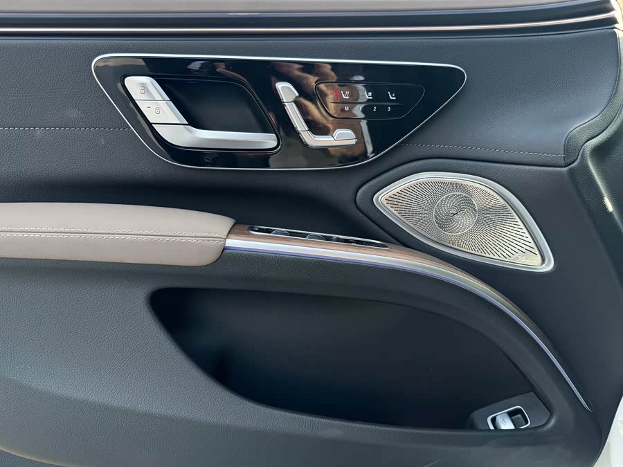 Mercedes-Benz EQS Class 2023 car image #10