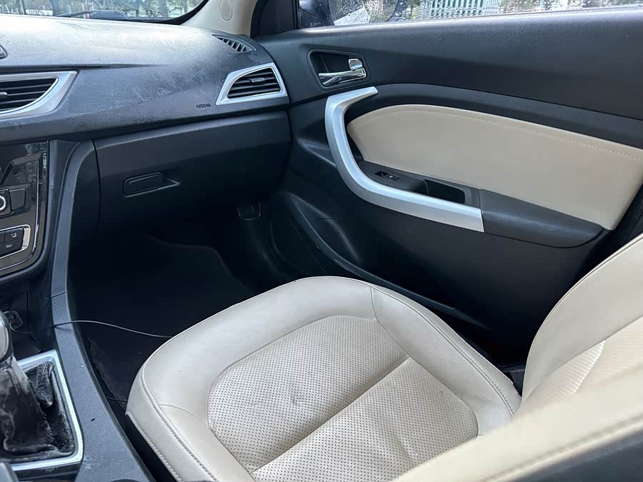 Changan Alsvin V7 2015 car image #10