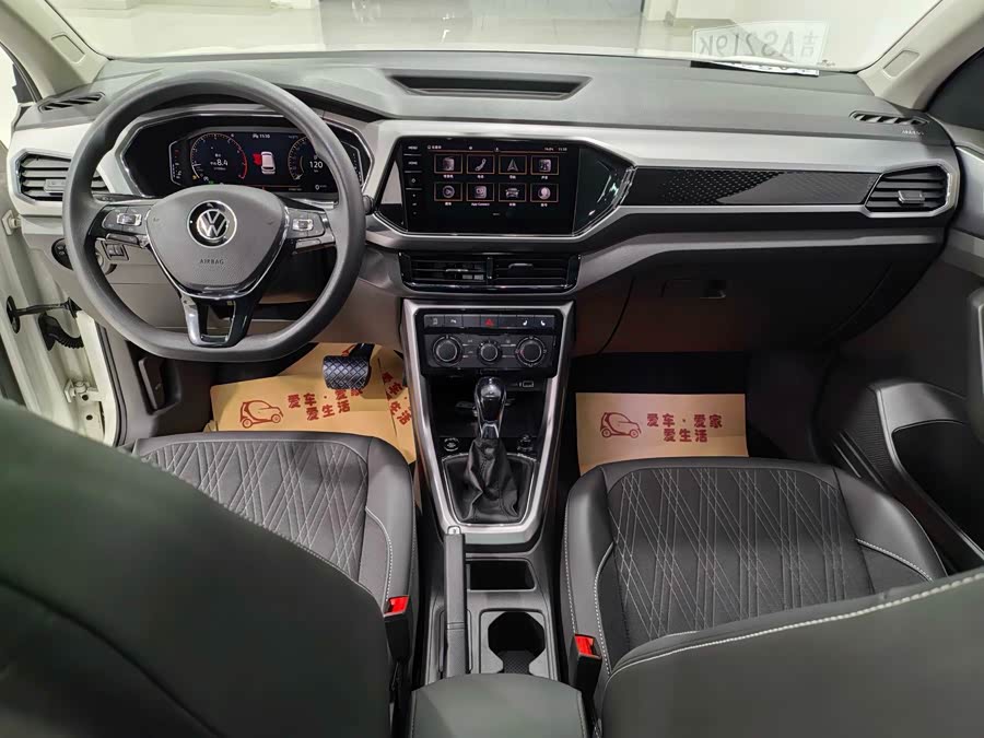 Volkswagen T-Cross 2022 car image #10