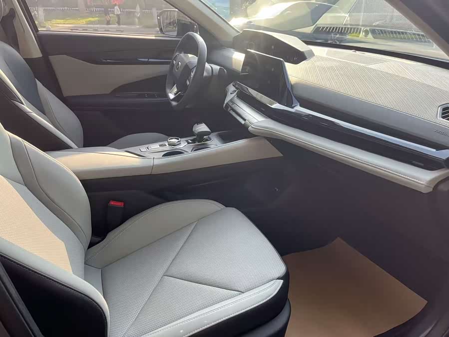 Changan UNI-V iDD 2022 car image #10