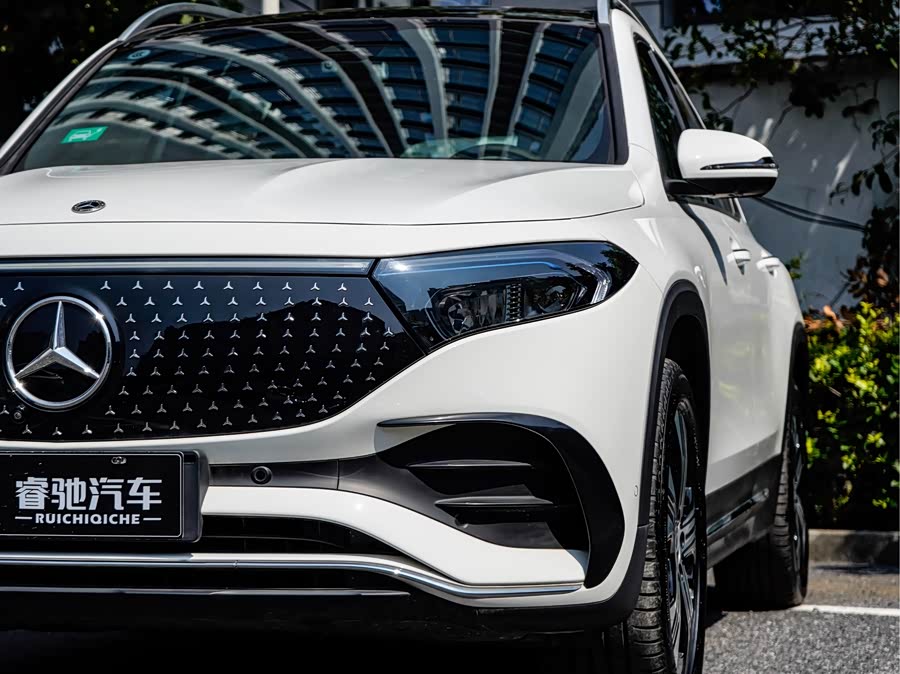 Mercedes-Benz EQB Class 2025 car image #10