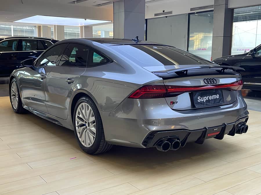 Audi A7 2020 car image #10