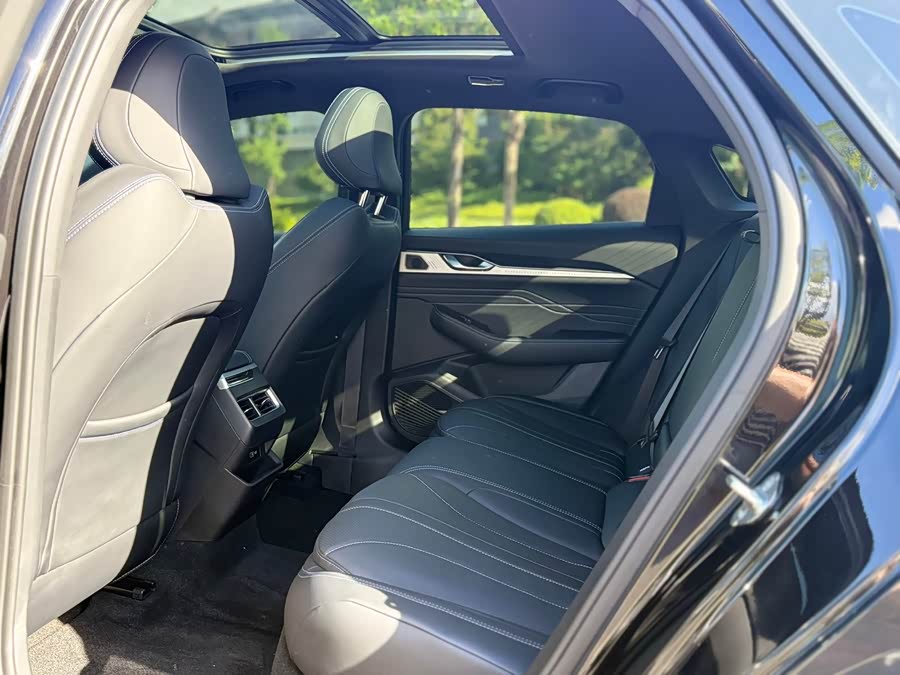 GEELY Preface 2024 car image #10