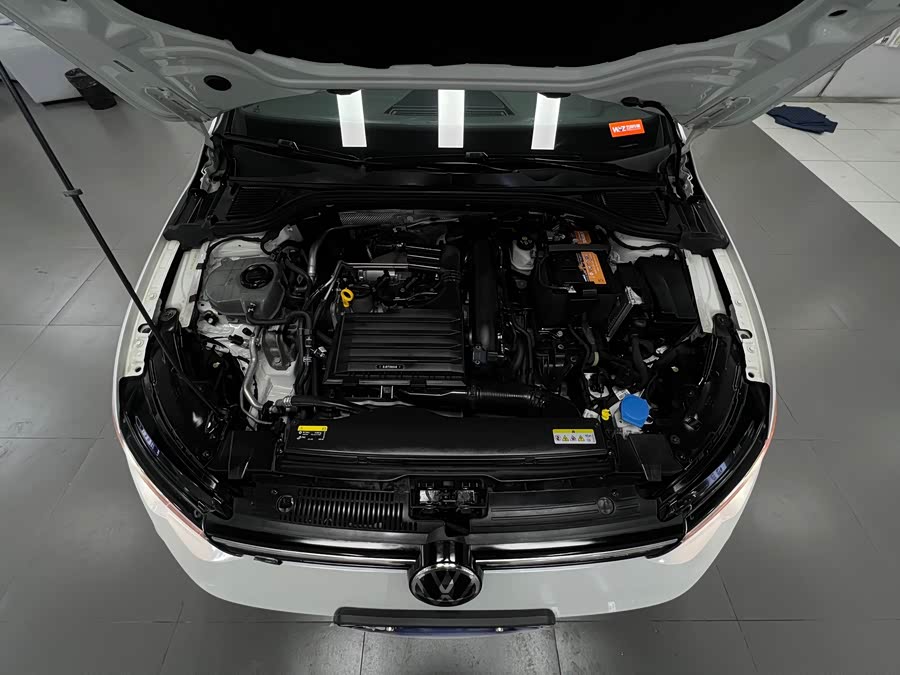 Volkswagen Golf 2022 car image #10