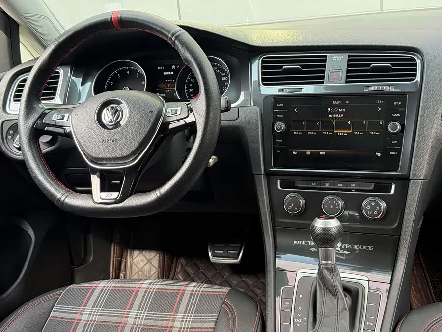 Volkswagen Golf (Imported) 2019 imagem de carro #10