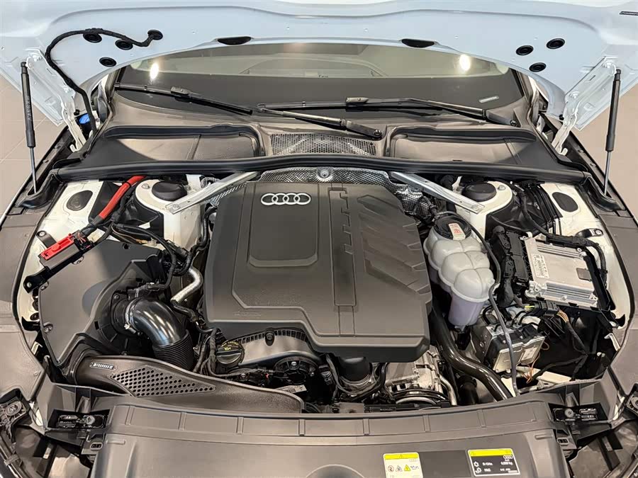 Audi A4L 2023 car image #10