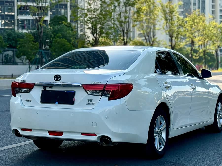 Toyota Reiz 2014 immagine di auto #10