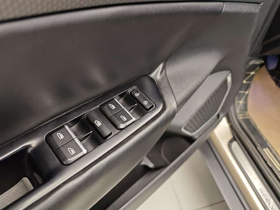 GEELY Emgrand GS 2017 car image #10