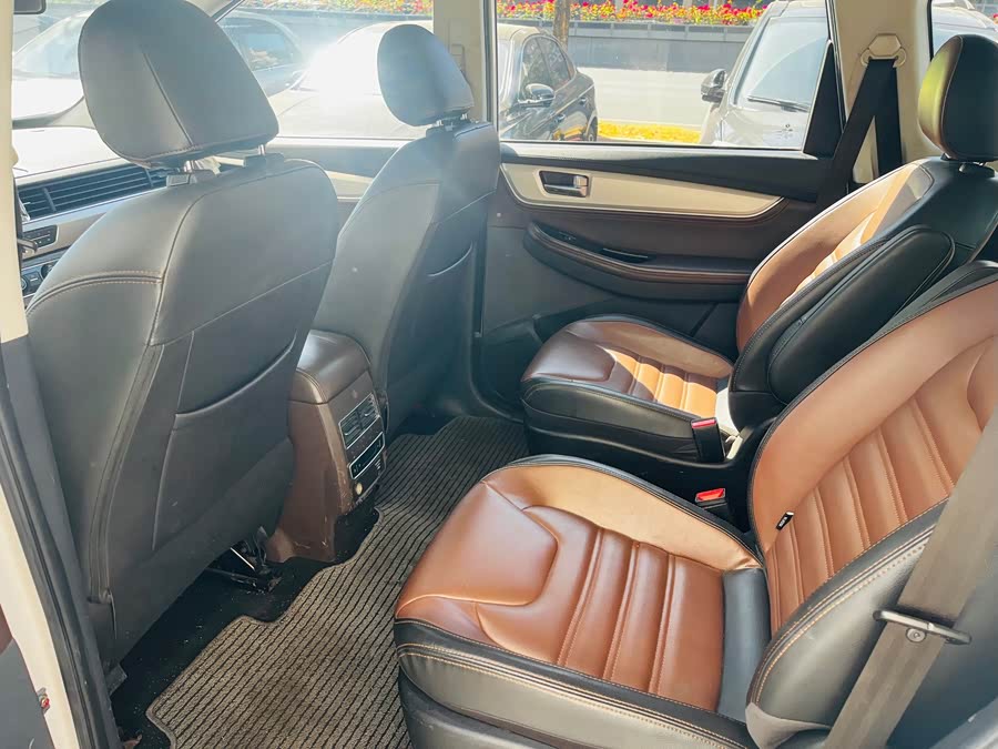 Forthing SX6 2018 car image #10