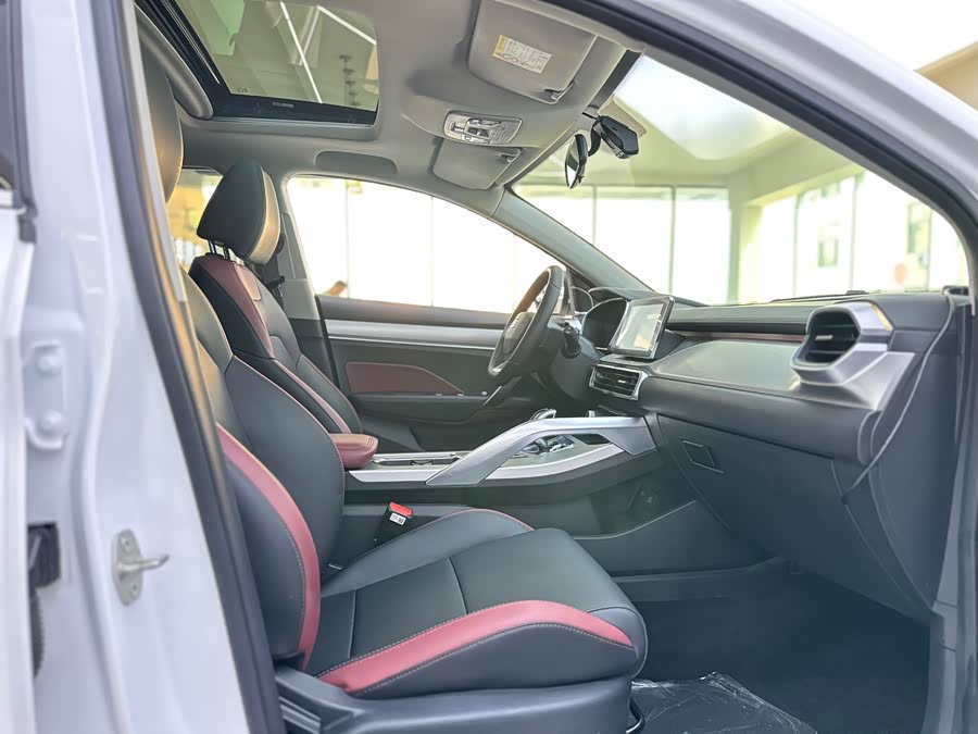 GEELY Coolray 2021 #10 GEELY Coolray 2021 car image #10