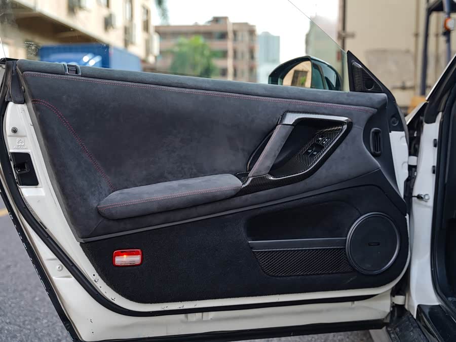 日产 日产GT-R 2010 汽车图片 #10