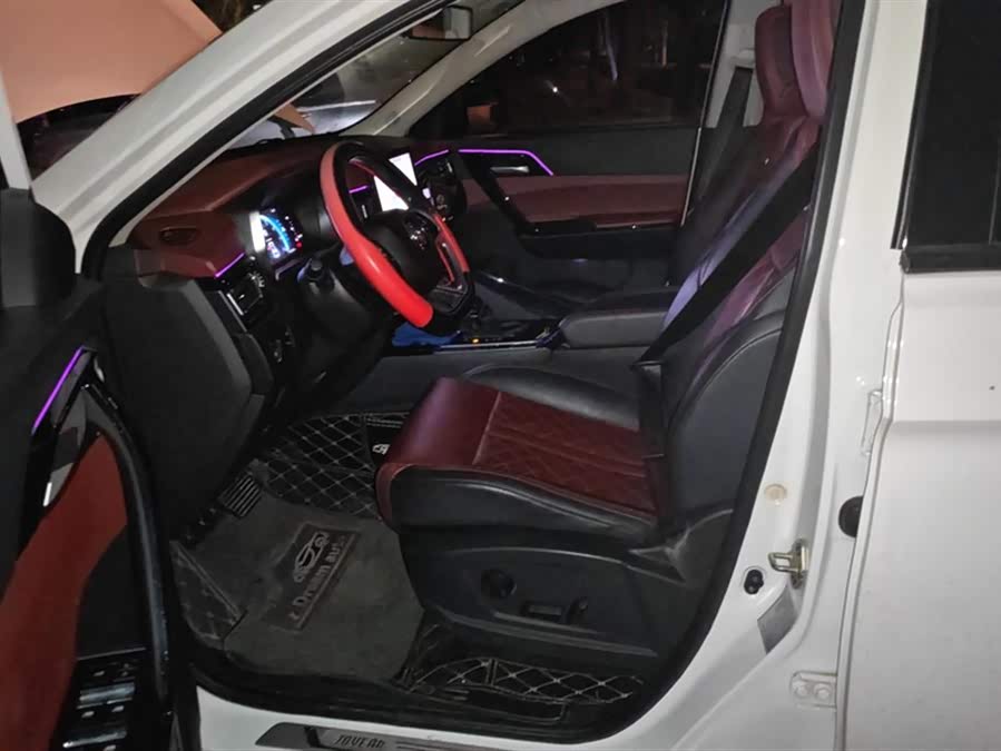 Forthing T5 2019 #10 Forthing T5 2019 صورة سيارة #10