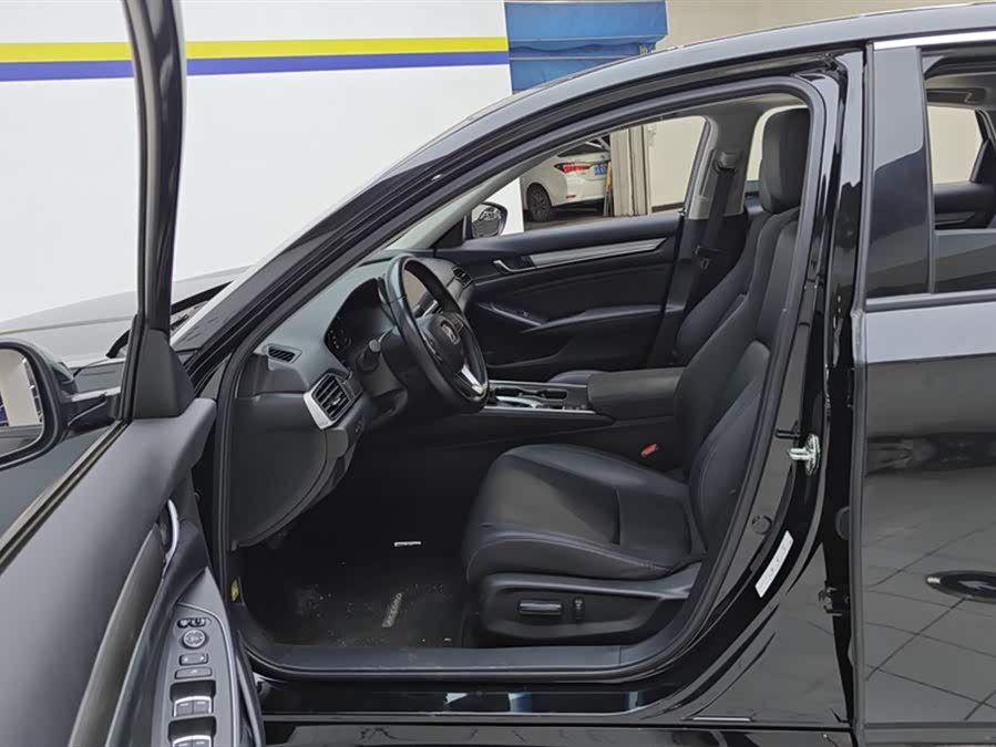 Honda Accord 2022 car image #10
