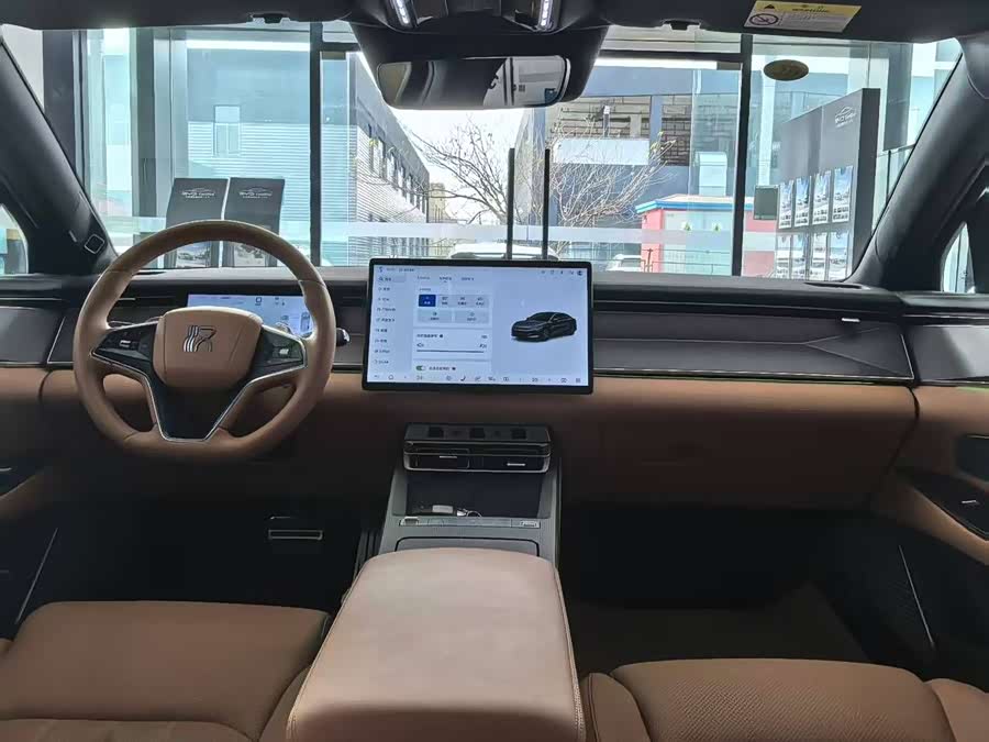 BYD HanL 2025 car image #10