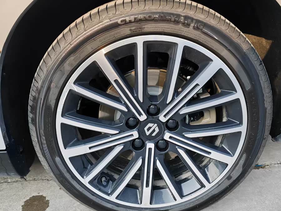 零跑汽车 零跑B01 2025 汽车图片 #10