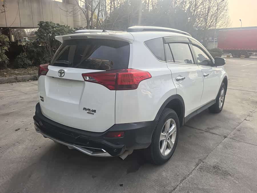 Toyota RAV4 2020 car image #10